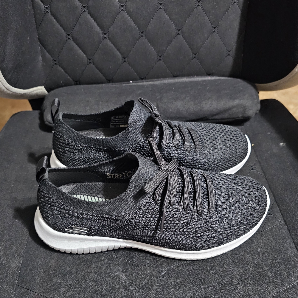 Skechers Air Cooled Memory Foam Size6.5